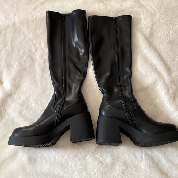 Madden Girl size 9 black boots - Picture 5 of 7